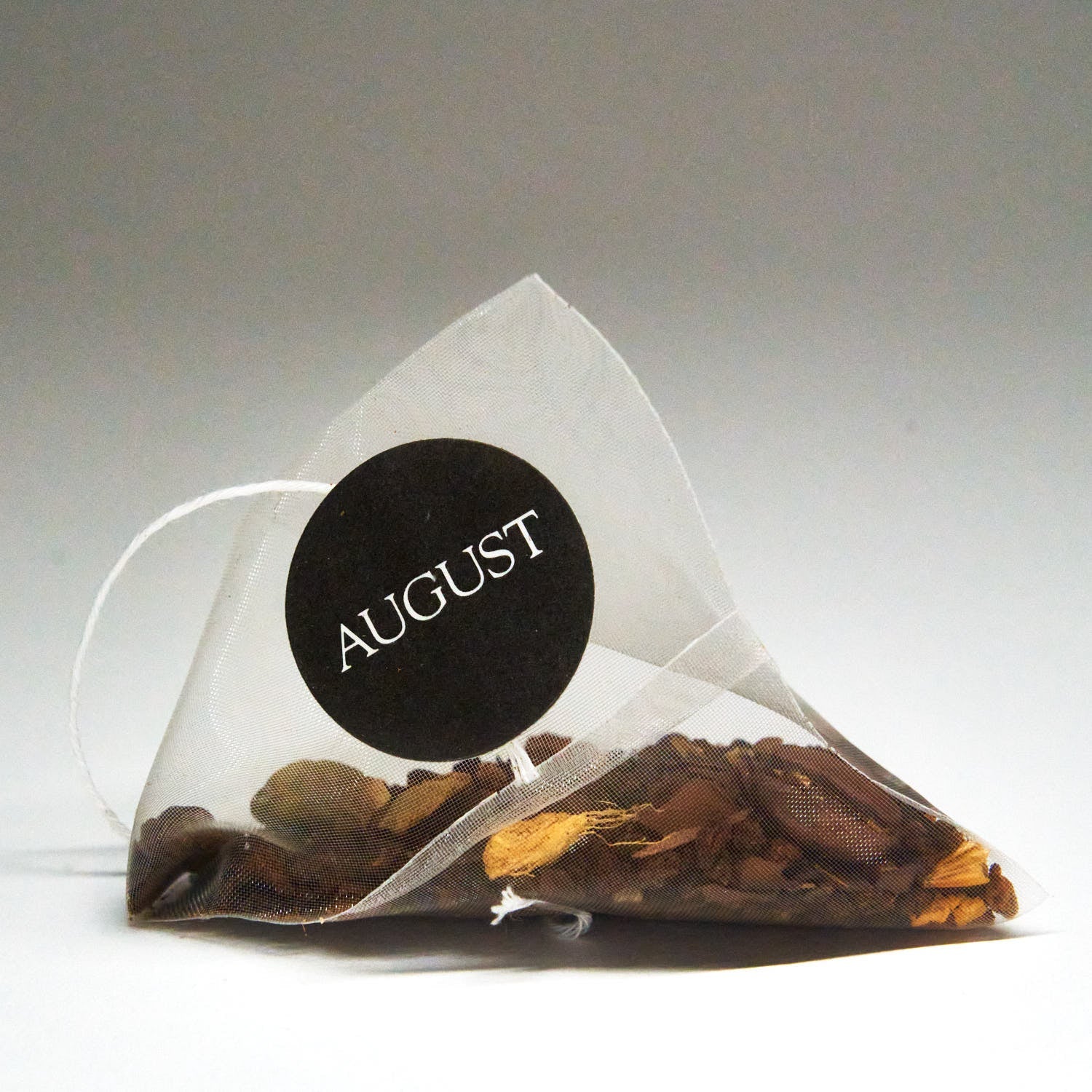 August Dirty Chai - Spicy Black Tea With Coffee (15 Tea Bags) - Image 4