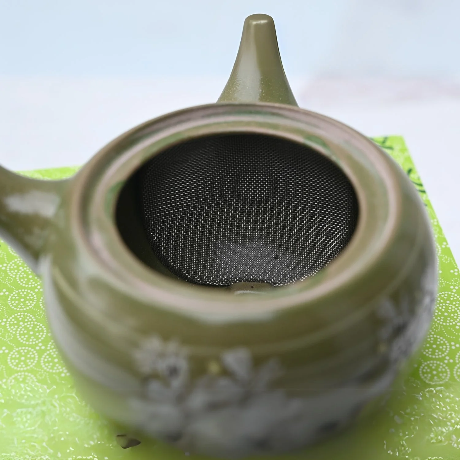 Aprika Life Green Kuysu with Flowers - Japanese Handmade Teapot with Premium Tea Strainer - 12 fl oz/360ml - Image 10