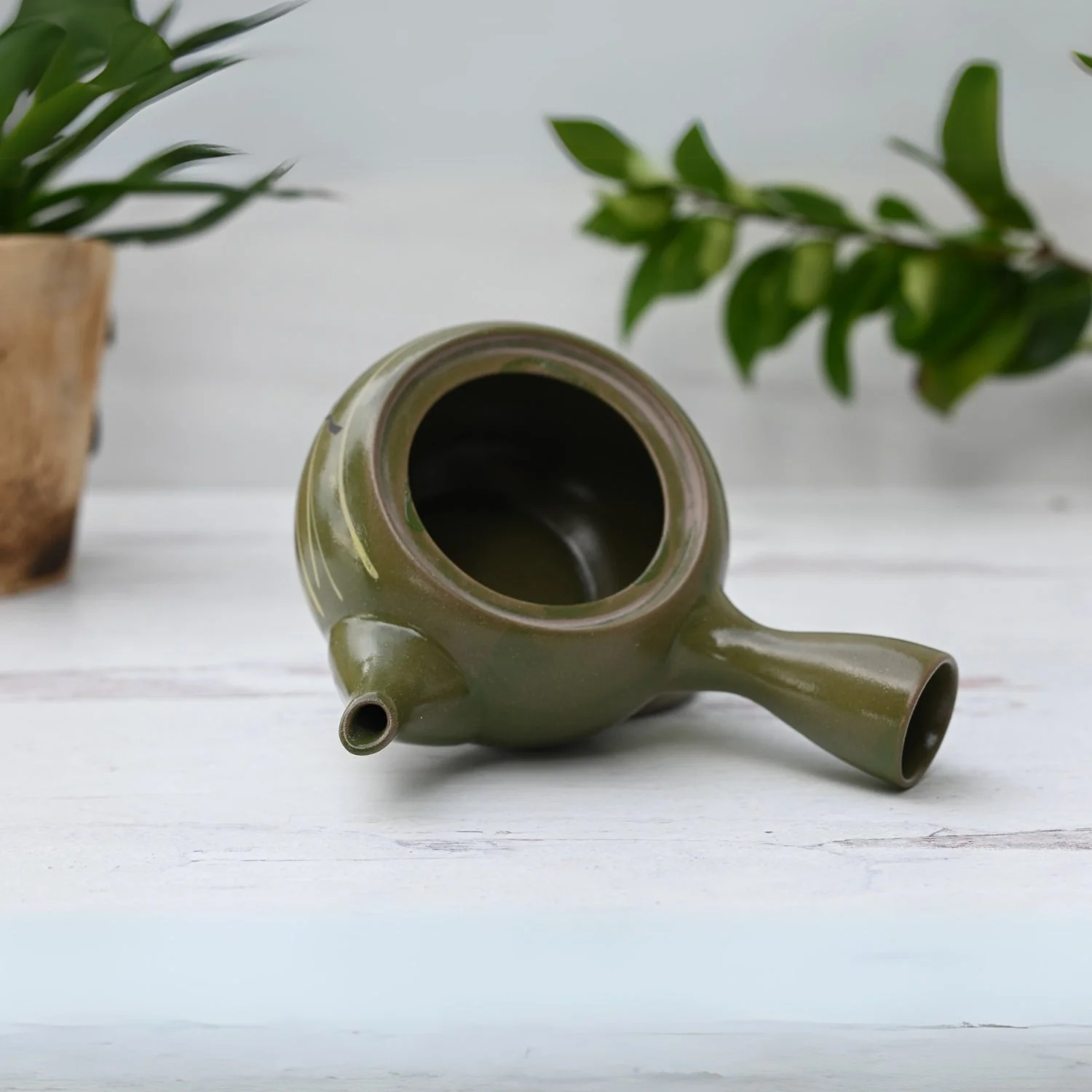Aprika Life Green Kuysu with Flowers - Japanese Handmade Teapot with Premium Tea Strainer - 12 fl oz/360ml - Image 5