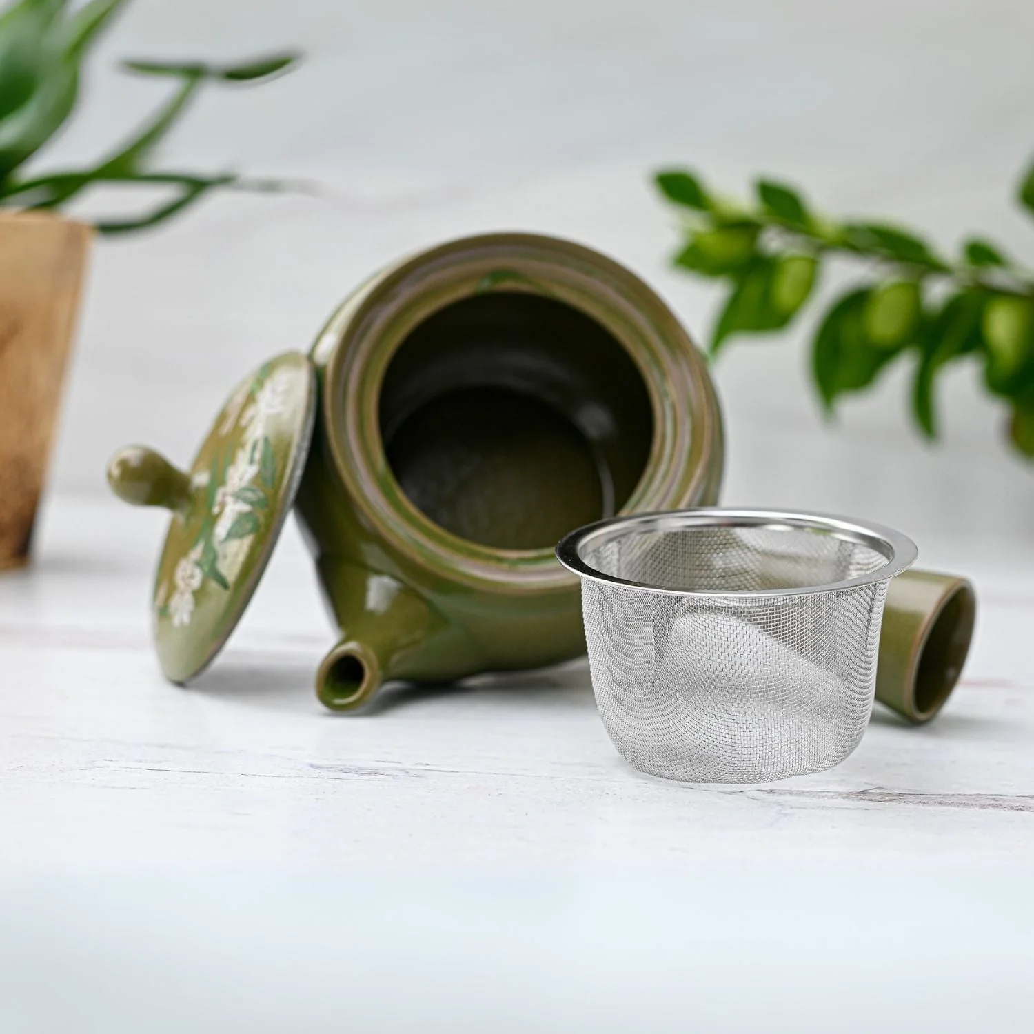 Aprika Life Green Kuysu with Flowers - Japanese Handmade Teapot with Premium Tea Strainer - 14 fl oz/420ml - Image 6