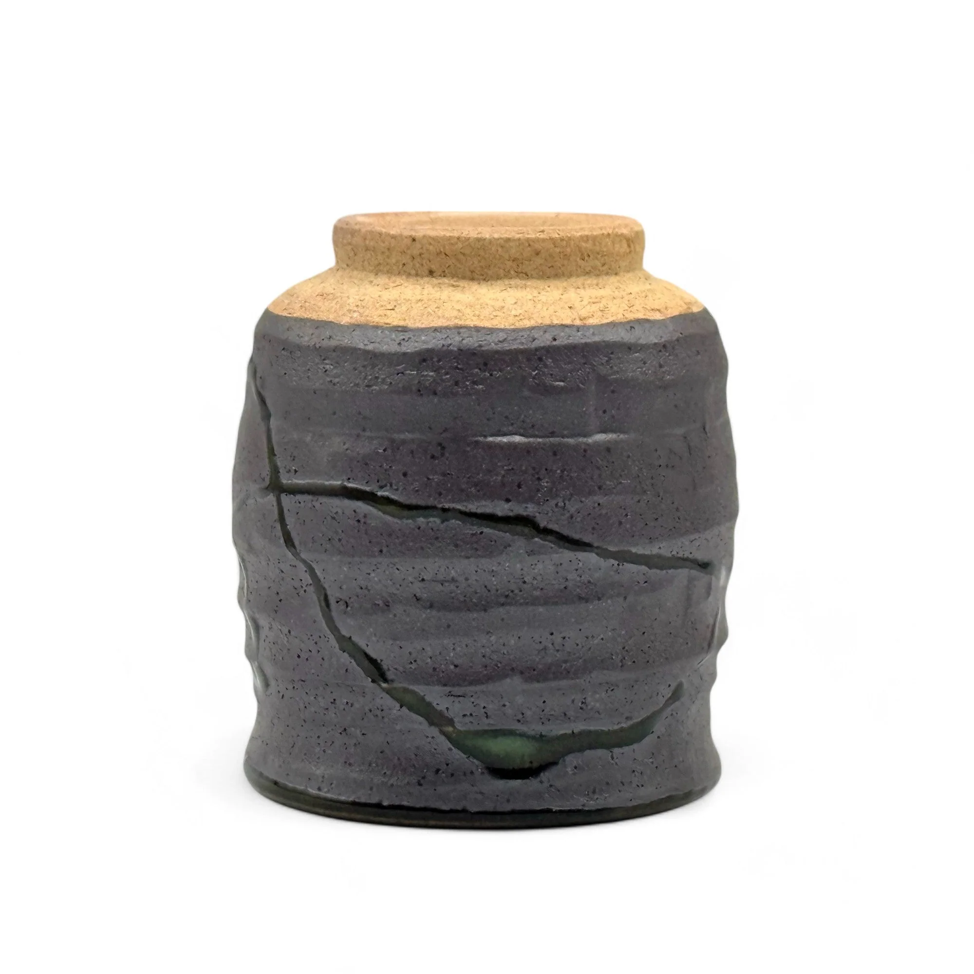Inoue Tea Kuroitchin Hiwa Black Mino-yaki Yunomi - Japanese Teacup - Image 2