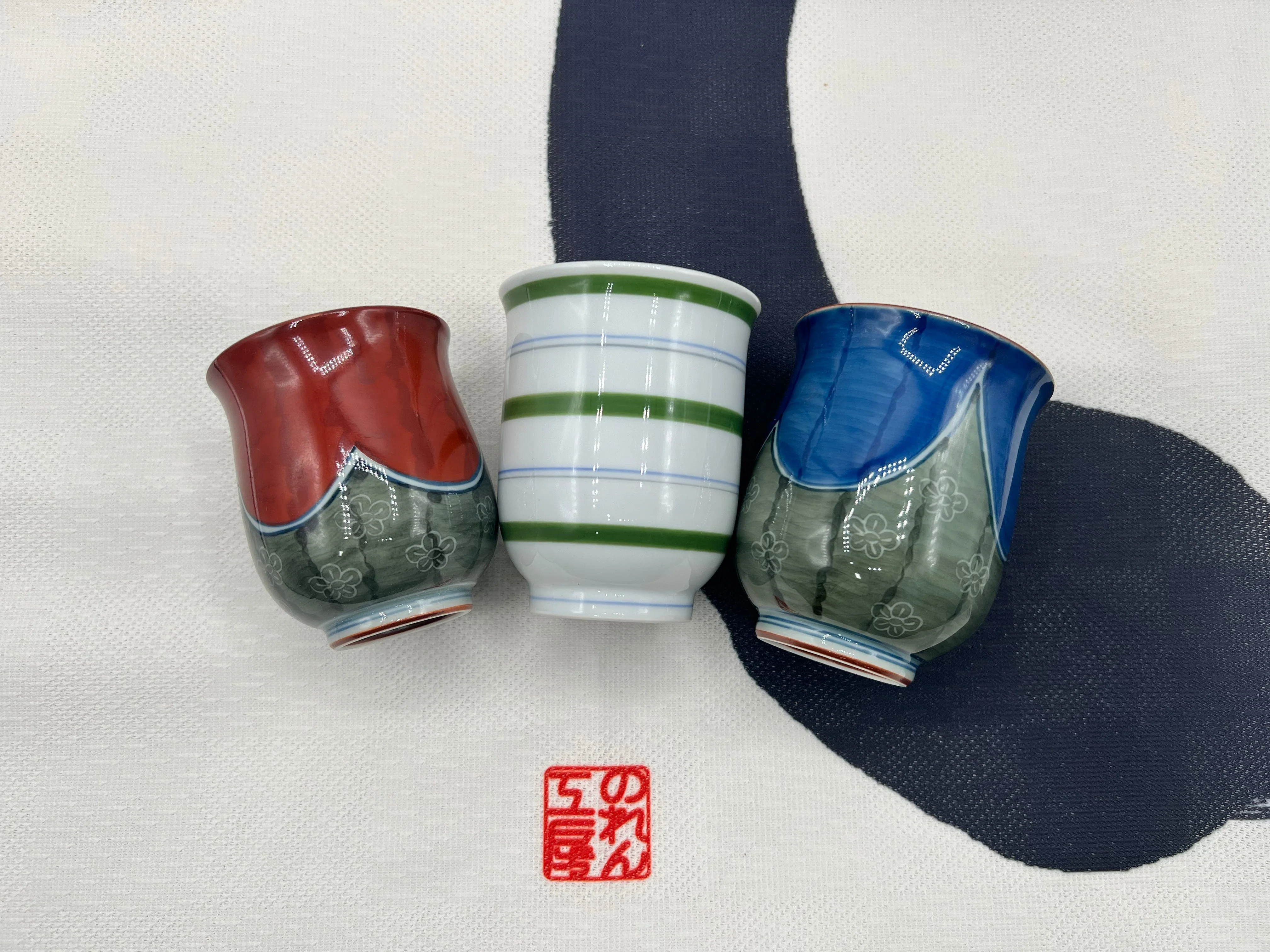 Inoue Tea Shiawase Ume Red Hasami-yaki Yunomi - Japanese Teacup - Image 7